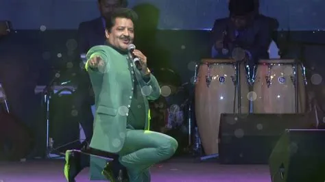 Udit Narayan Konserinde Hayranlar Şaşkınlığa Uğratıldı: Bollywood'un Ses Kralı Türkiye'yi Sallayacak!