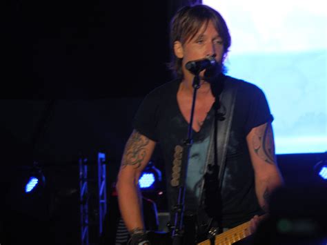  Keith Urban Konseri İstanbul'da Müzikseverleri Şaşkına Çevirecek mi?