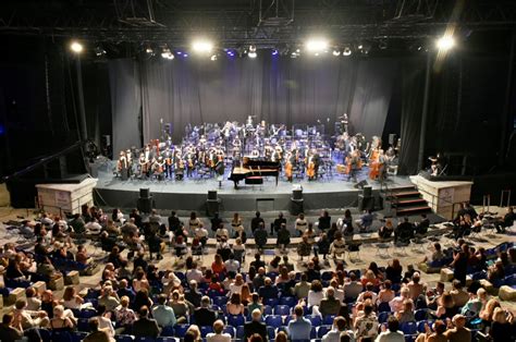 Vianney's İstanbul Surprise Concert: A Fiesta of Music and Mystery!